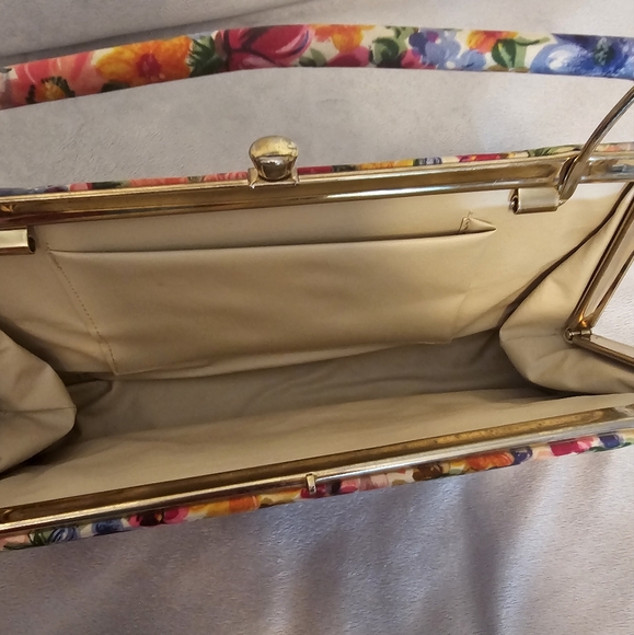 Incredible Vintage Floral Clutch👛 - Picture 3 of 8